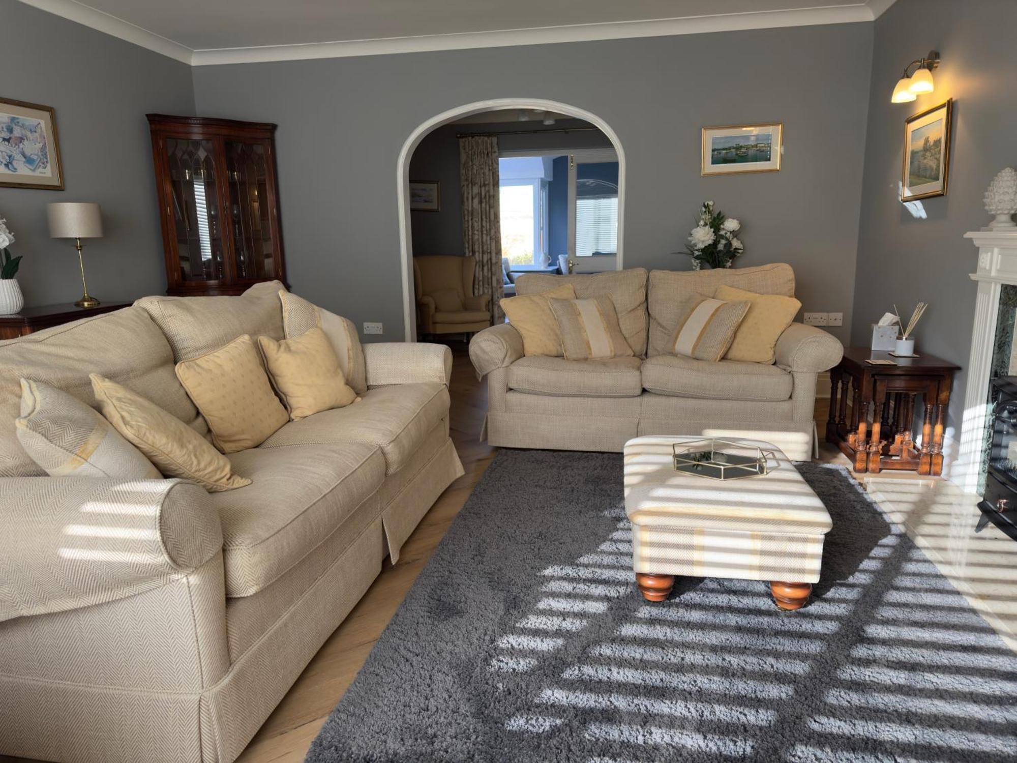 Vast, Elegant Home With Indoor Pool & Sauna Near Popular Golf Course 金顿 外观 照片