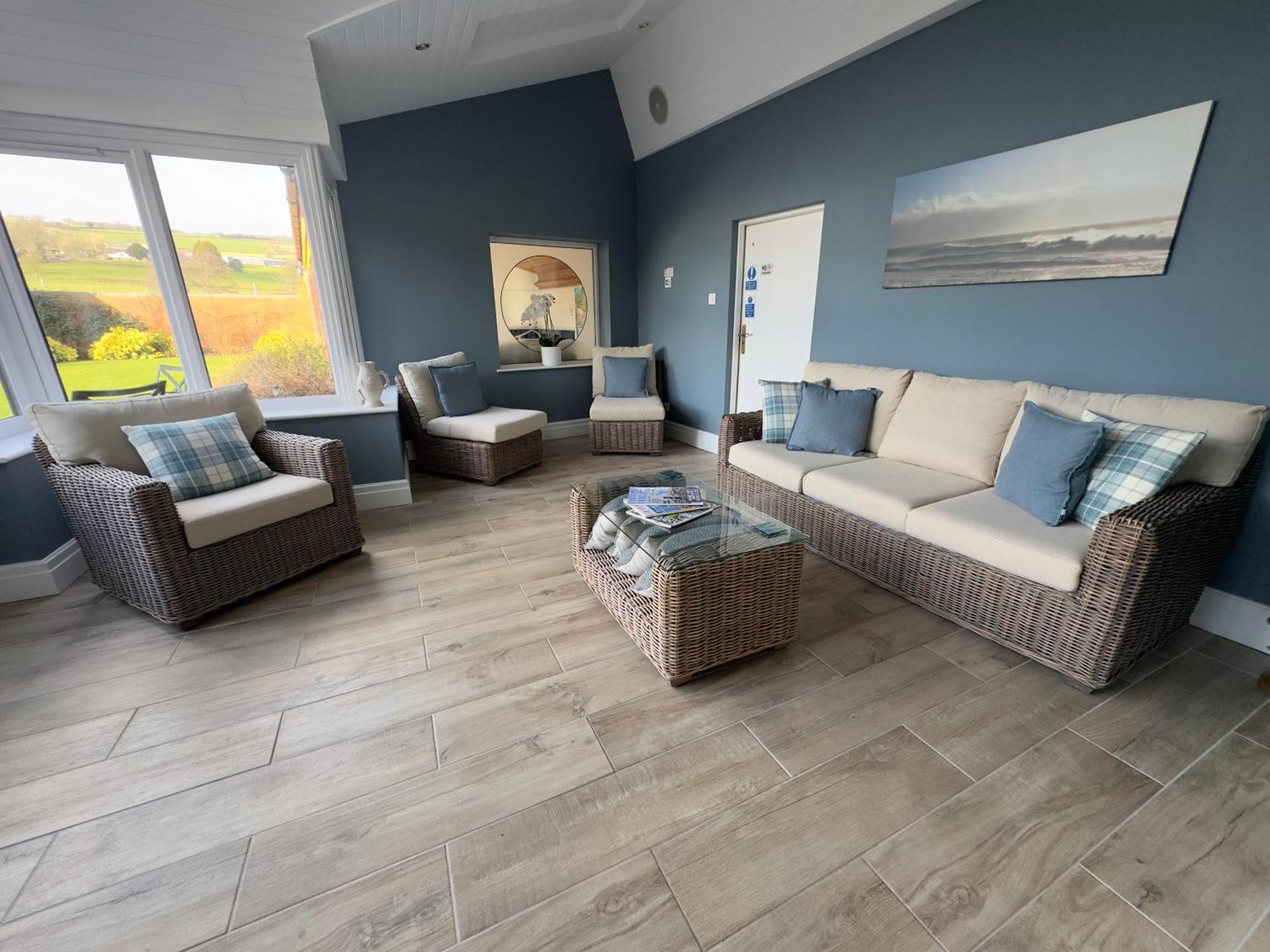 Vast, Elegant Home With Indoor Pool & Sauna Near Popular Golf Course 金顿 外观 照片